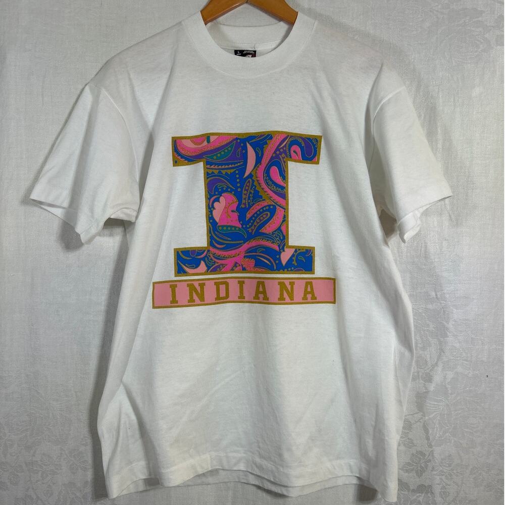 Vintage Indiana T Shirt Large White Pink Paisley Single Stitch Made in USA Best